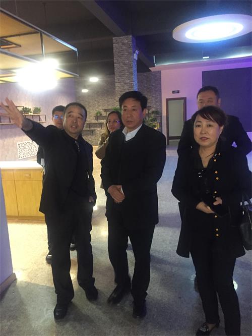 白塔戋戋长佟恩凡到辽宁声谷 双创孵化基地考察指导