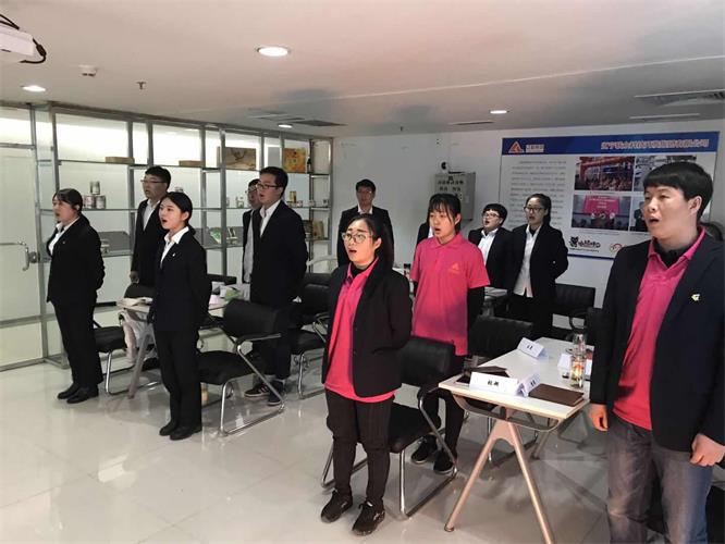 不忘初心，，撸起袖子加油干